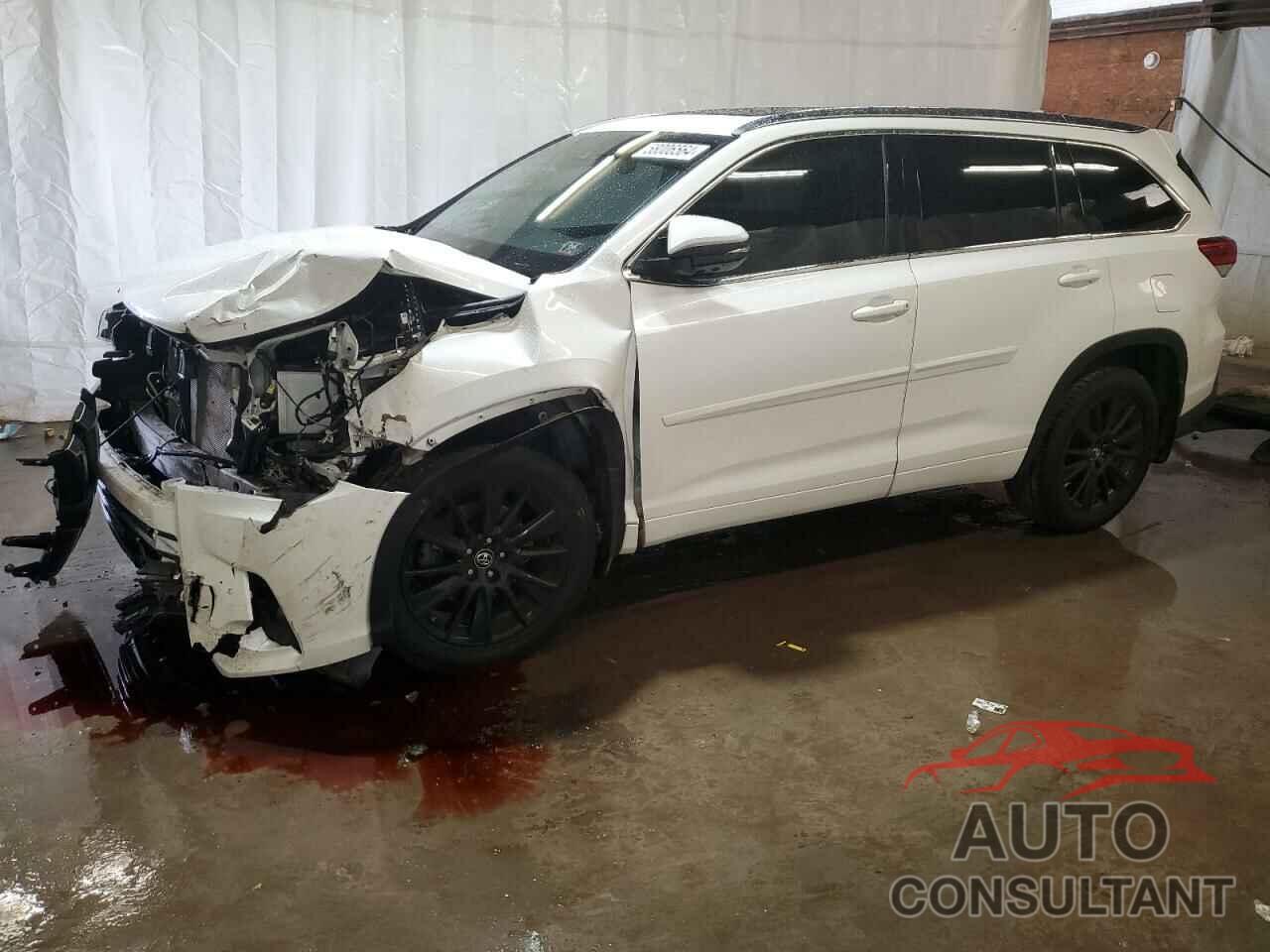 TOYOTA HIGHLANDER 2018 - 5TDDZRFH1JS885588