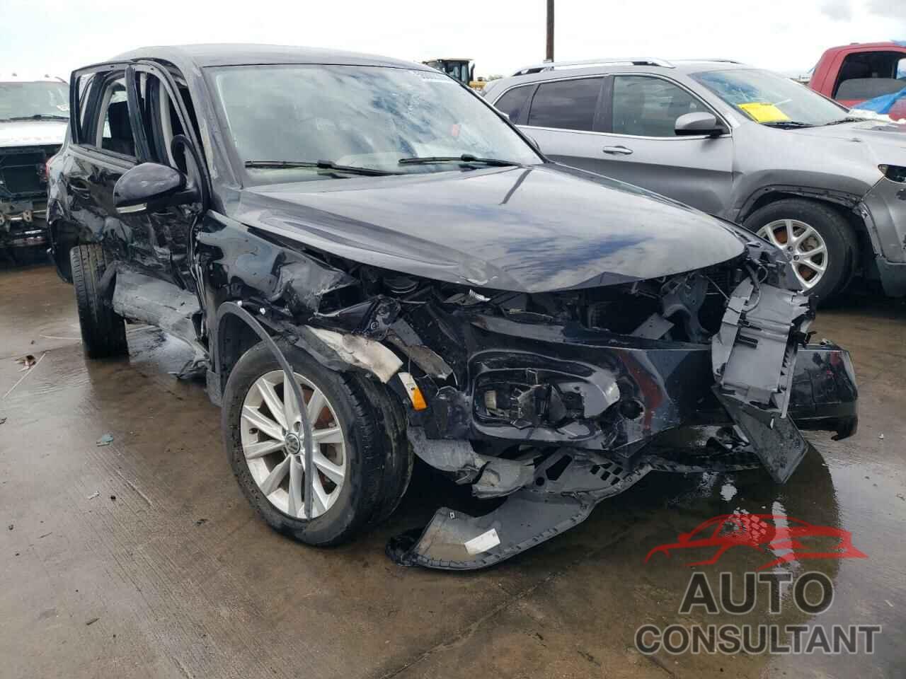 VOLKSWAGEN TIGUAN 2017 - WVGAV7AX0HK042450