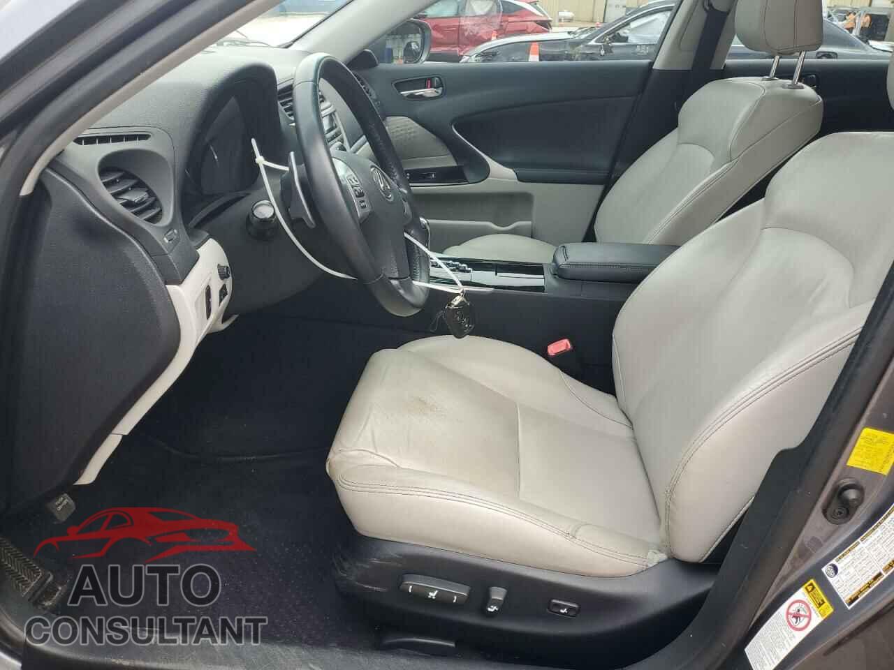 LEXUS IS 2012 - JTHBF5C2XC5166405