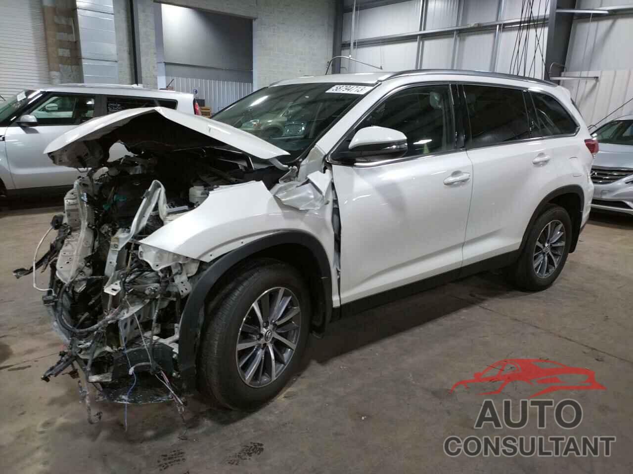 TOYOTA HIGHLANDER 2019 - 5TDJZRFH0KS570897