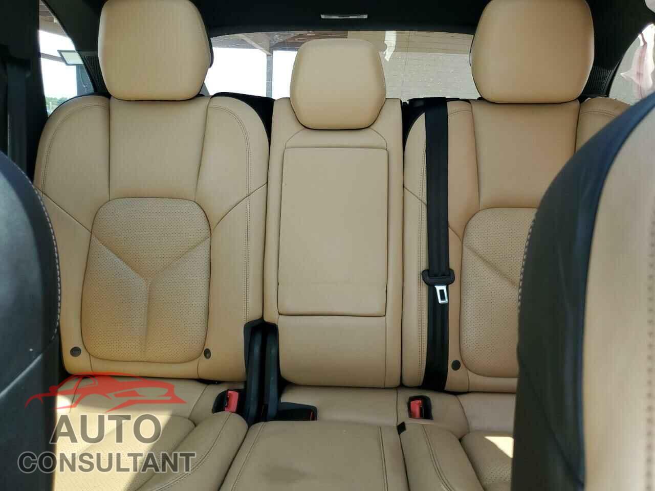 PORSCHE CAYENNE 2016 - WP1AA2A26GLA09807