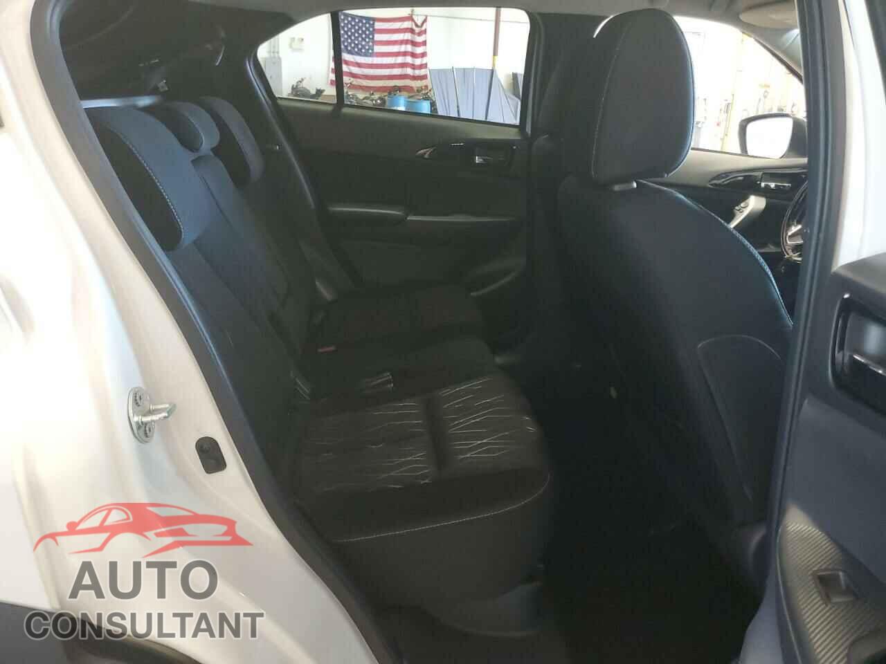 MITSUBISHI ECLIPSE 2019 - JA4AT5AA2KZ048334
