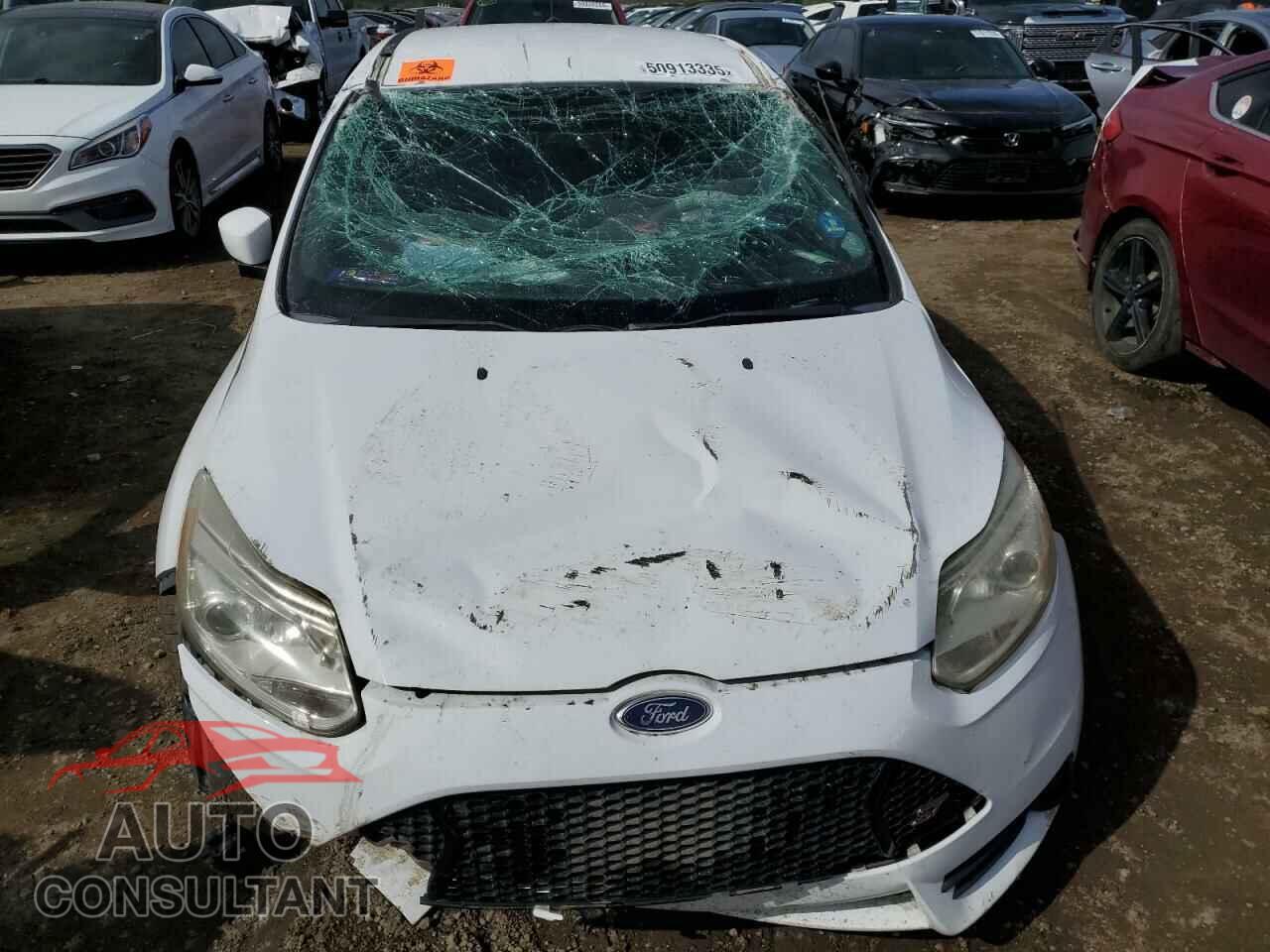 FORD FOCUS 2014 - 1FADP3L95EL350003
