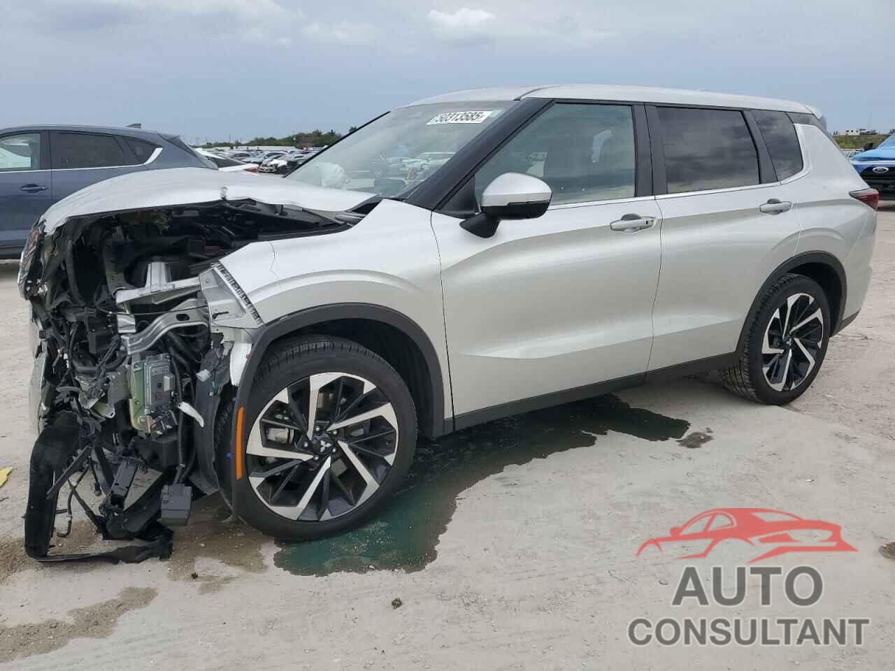 MITSUBISHI OUTLANDER 2023 - JA4J3UA83PZ058644