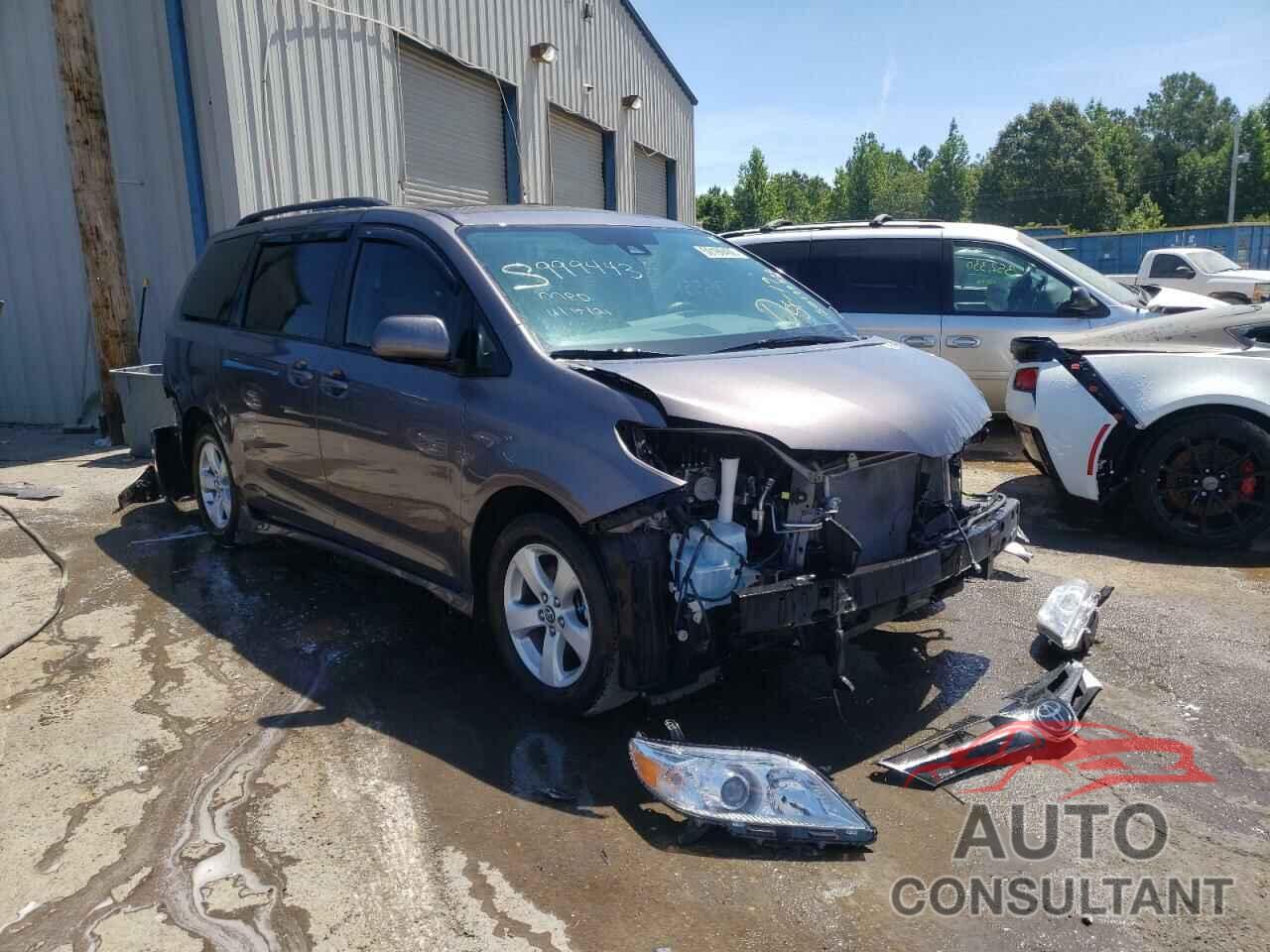 TOYOTA SIENNA 2019 - 5TDKZ3DC1KS999443