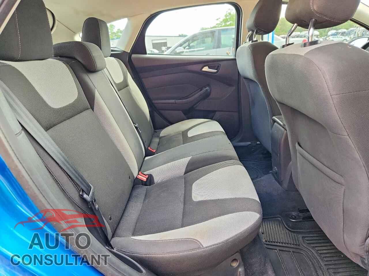 FORD FOCUS 2012 - 1FAHP3K27CL335912