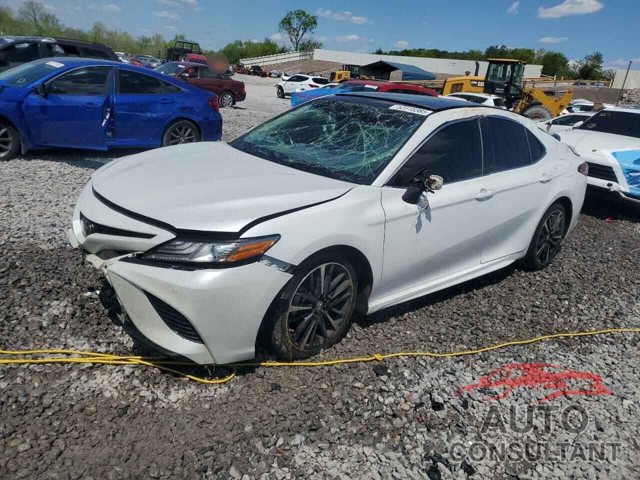 TOYOTA CAMRY 2018 - 4T1B61HK6JU066884