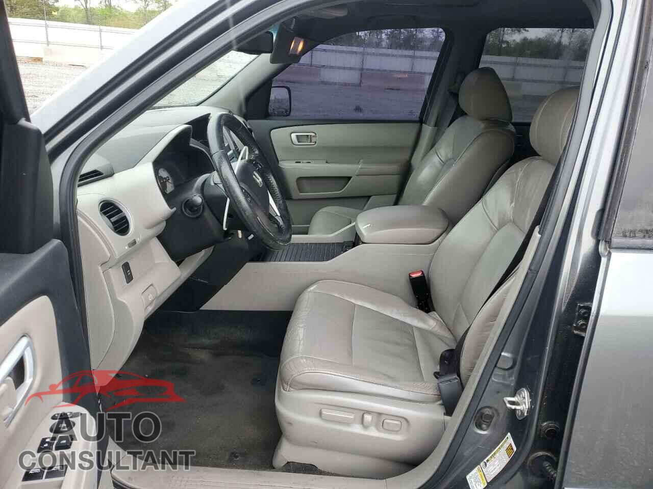 HONDA PILOT 2017 - 5FNYF4H56BB065805