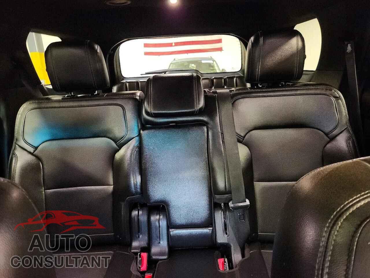 FORD EXPLORER 2018 - 1FM5K8F80JGB85666