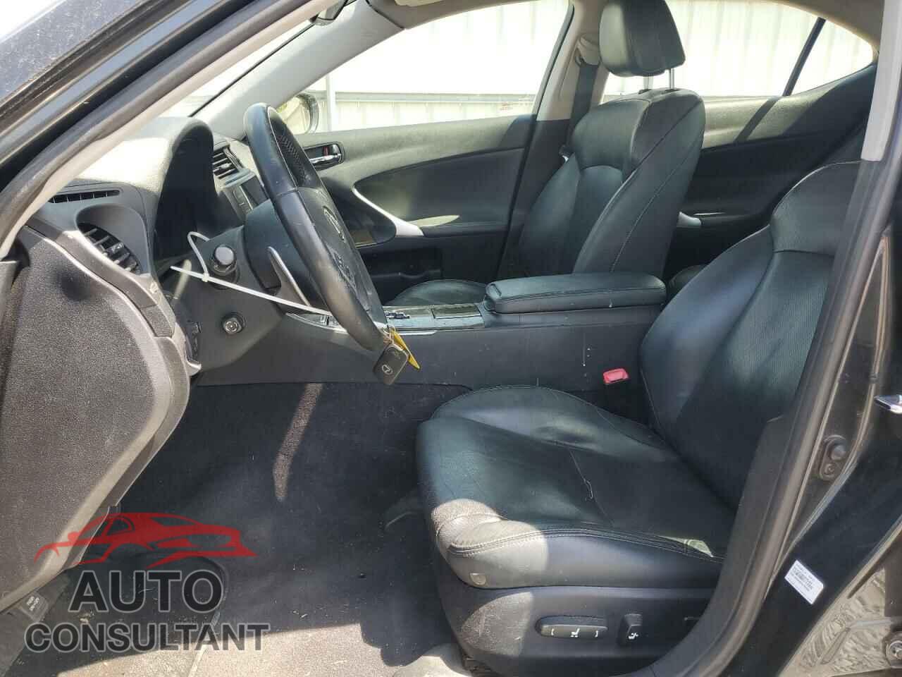 LEXUS IS 2011 - JTHCF5C26B5049892
