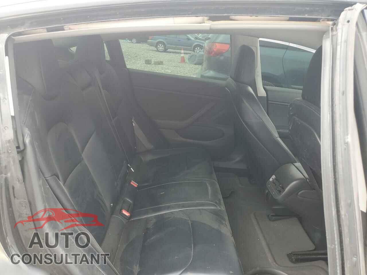 TESLA MODEL 3 2018 - 5YJ3E1EA5JF007616
