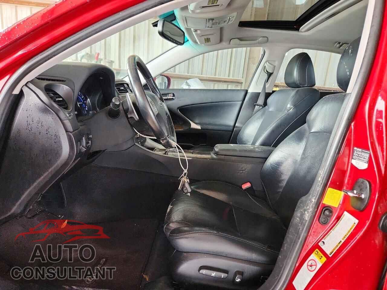 LEXUS IS 2011 - JTHBE5C20B5028132