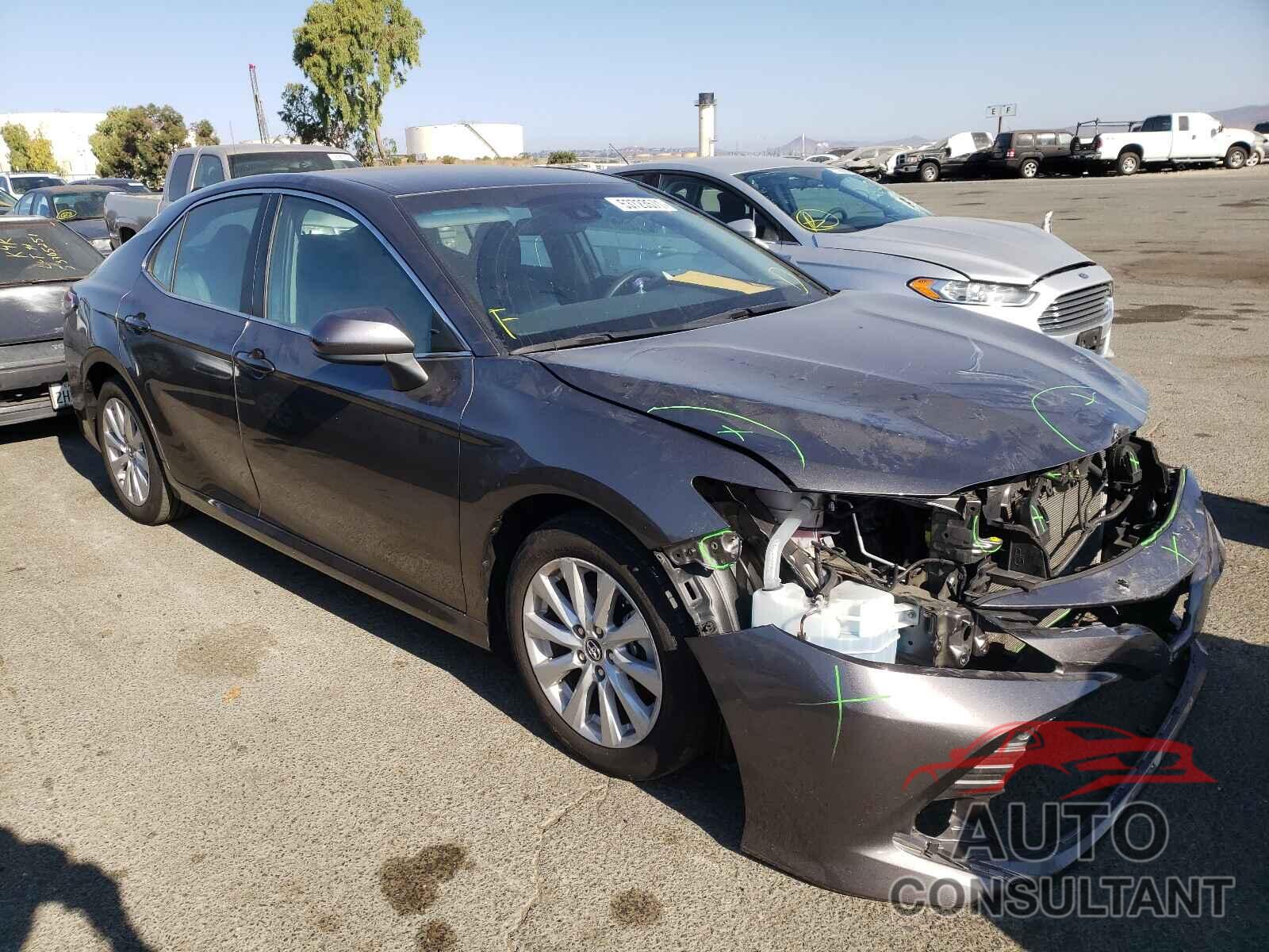 TOYOTA CAMRY 2018 - 4T1B11HK4JU604187