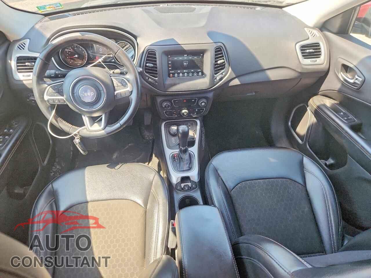 JEEP COMPASS 2020 - 3C4NJDBB0LT165093