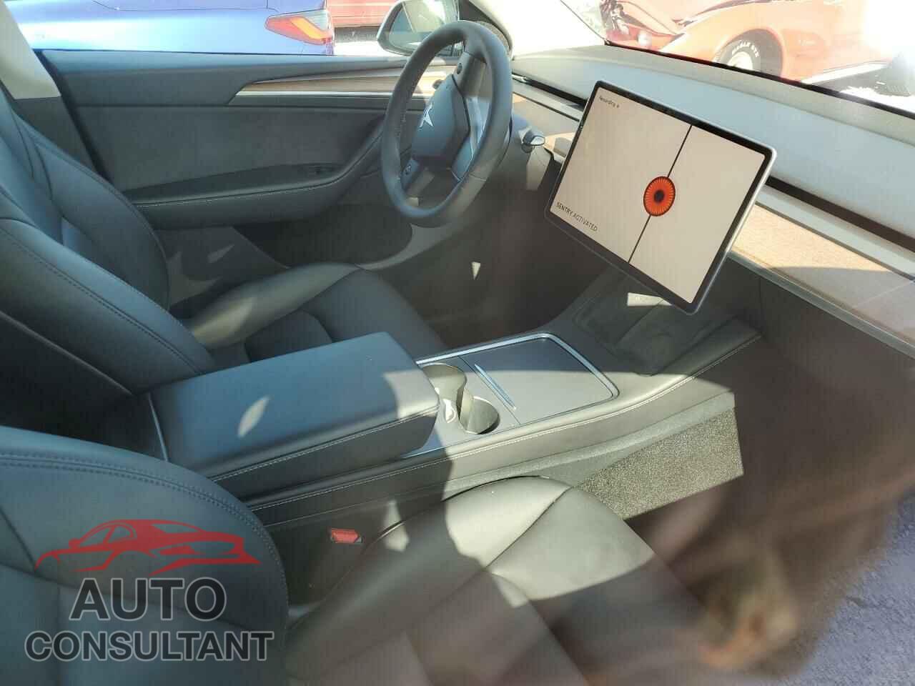 TESLA MODEL Y 2024 - 7SAYGDED3RF131376
