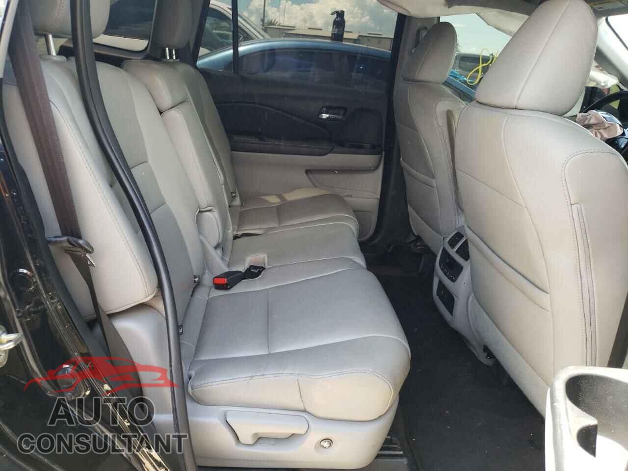 HONDA PILOT 2017 - 5FNYF5H57HB006003