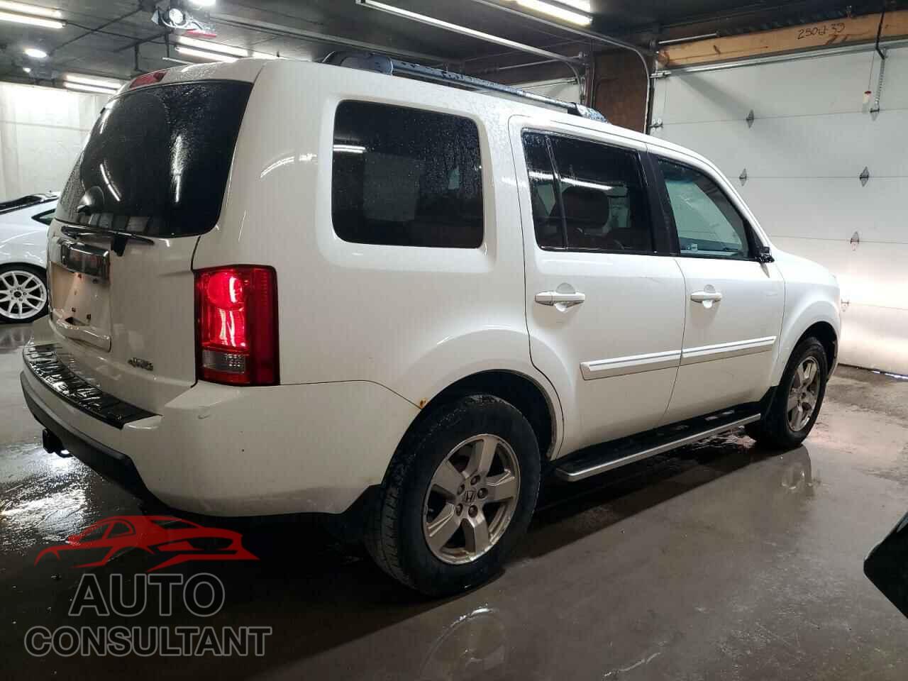 HONDA PILOT 2011 - 5FNYF4H71BB104544