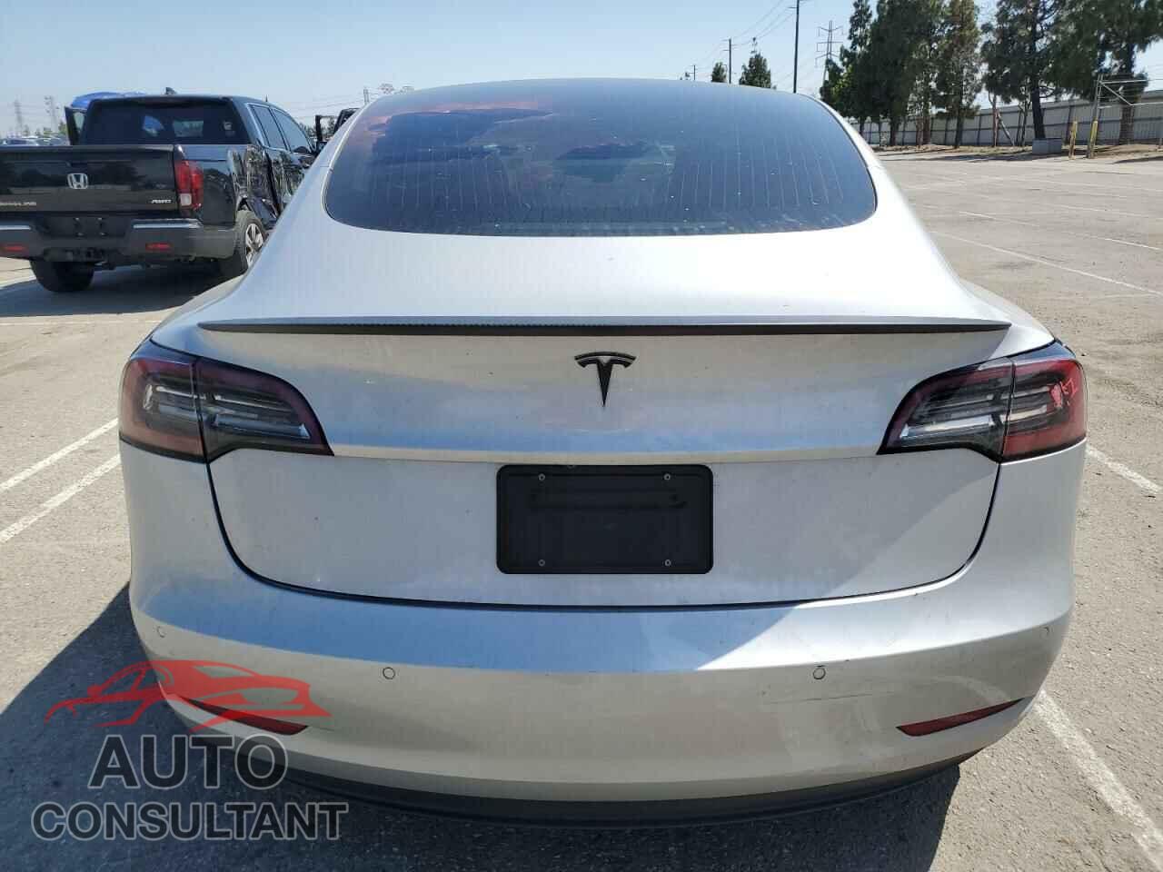 TESLA MODEL 3 2018 - 5YJ3E1EA3JF039481