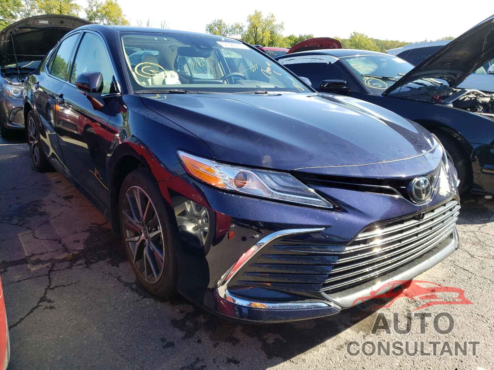 TOYOTA CAMRY 2021 - 4T1F11BK9MU040731