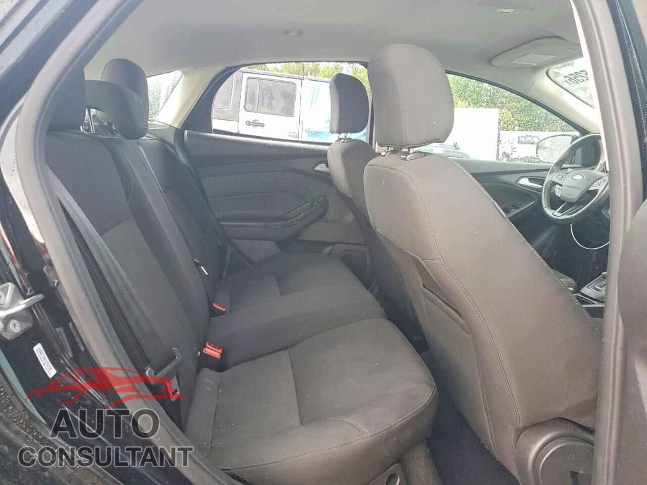 FORD FOCUS 2016 - 1FADP3K27GL215340