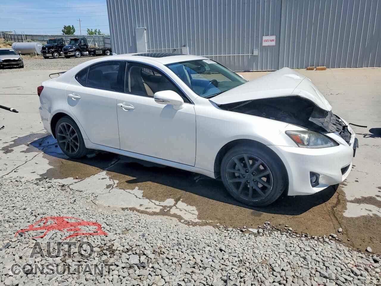 LEXUS IS 2011 - JTHCF5C27B5046306