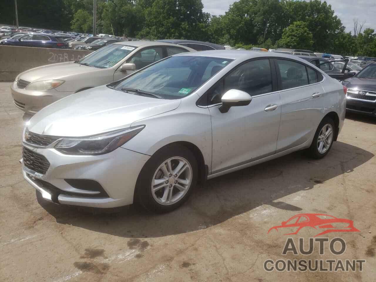 CHEVROLET CRUZE 2018 - 1G1BE5SM7J7193093