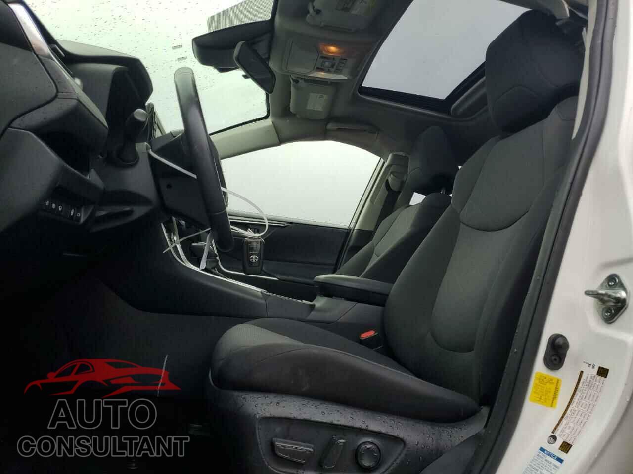 TOYOTA RAV4 2019 - JTMP1RFV7KD041661