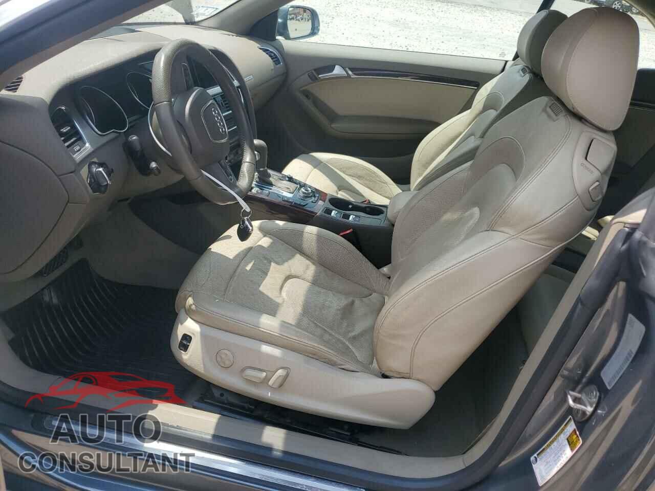 AUDI A5 2012 - WAULFAFH3CN007303