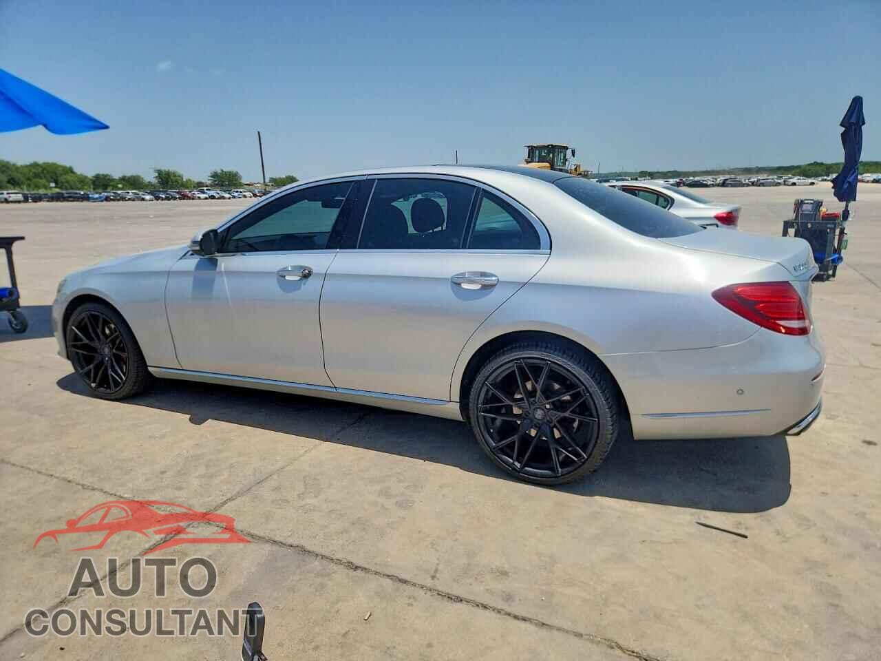MERCEDES-BENZ E-CLASS 2017 - WDDZF4KB8HA199404