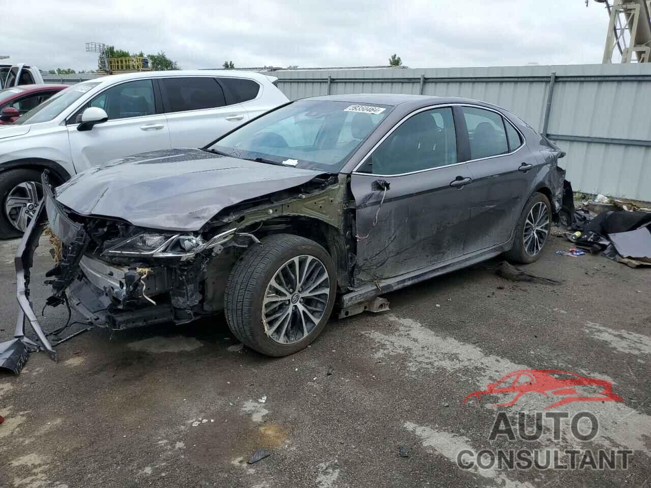 TOYOTA CAMRY 2018 - 4T1B11HK3JU134038