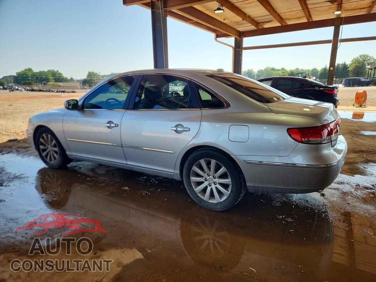 HYUNDAI AZERA 2010 - KMHFC4DF6AA483203