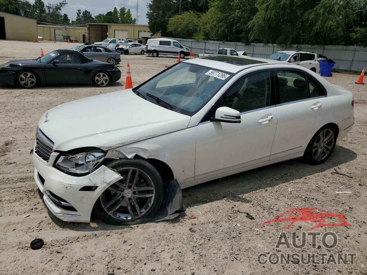 MERCEDES-BENZ C-CLASS 2013 - WDDGF4HB5DR272738