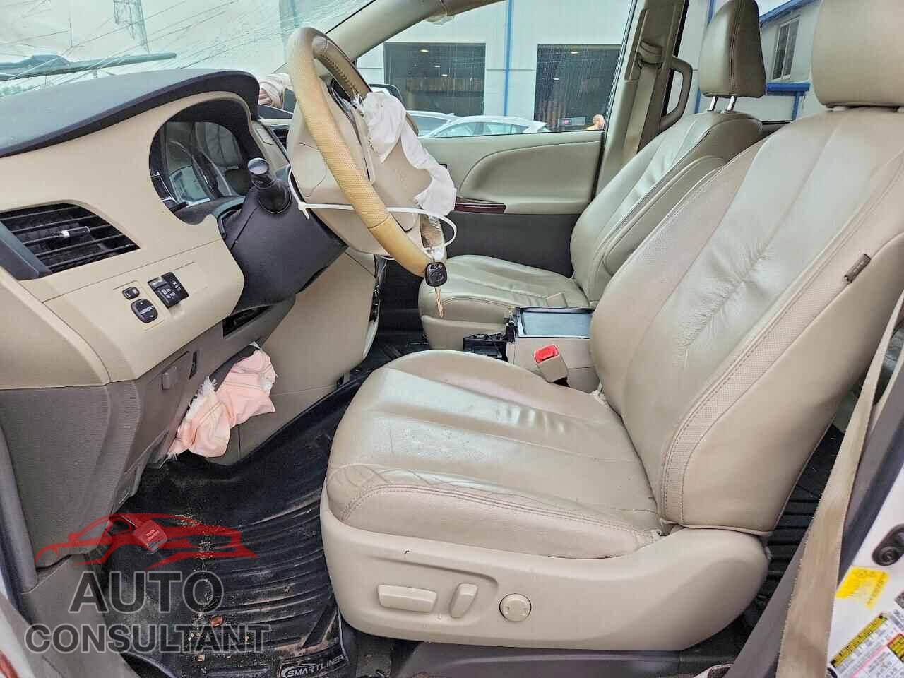 TOYOTA SIENNA 2011 - 5TDYK3DC7BS172030