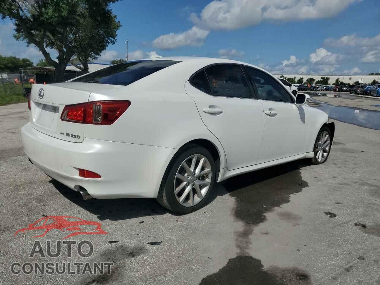 LEXUS IS 2012 - JTHCF5C20C2035750