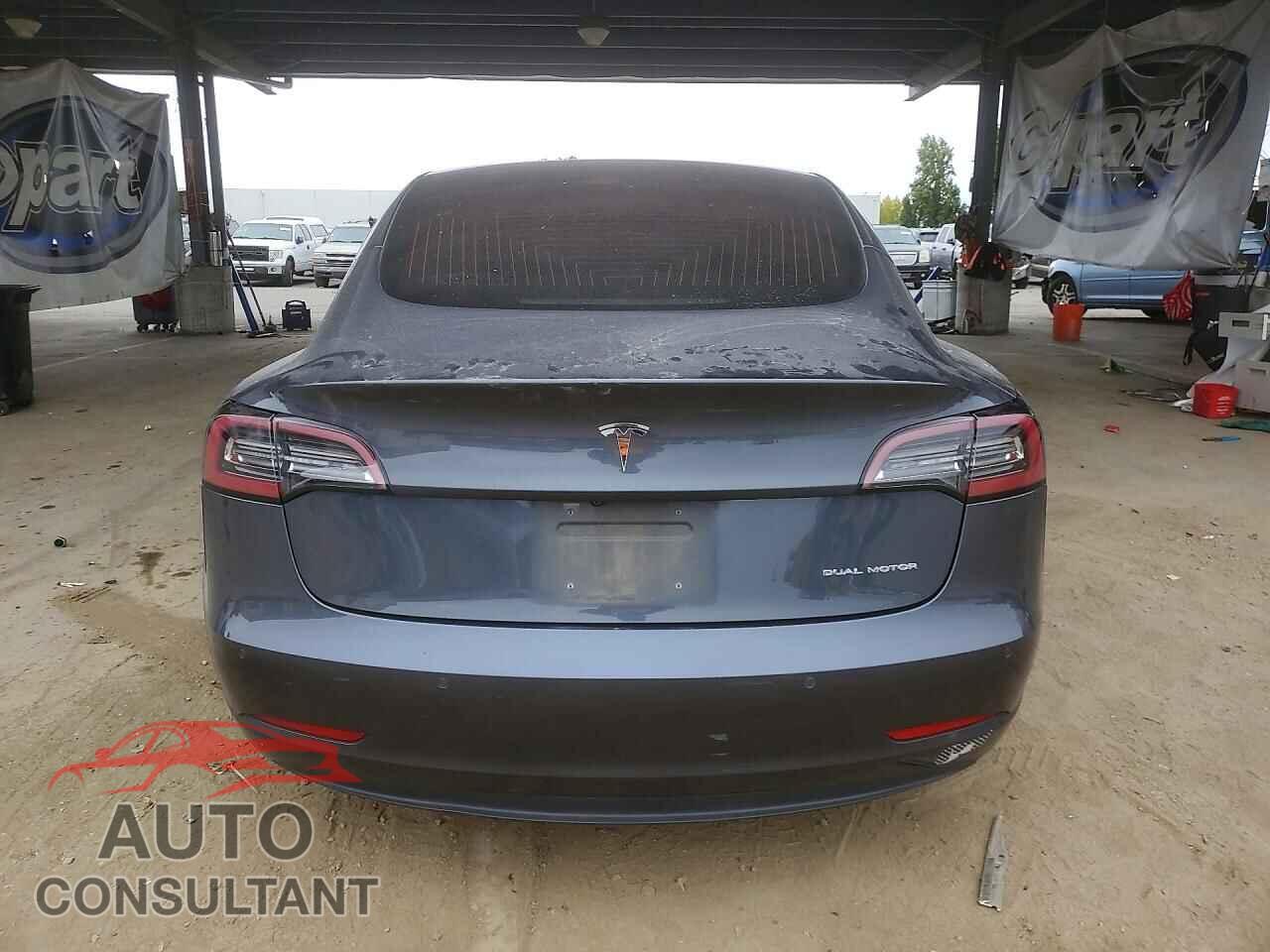 TESLA MODEL 3 2018 - 5YJ3E1EB4JF129005