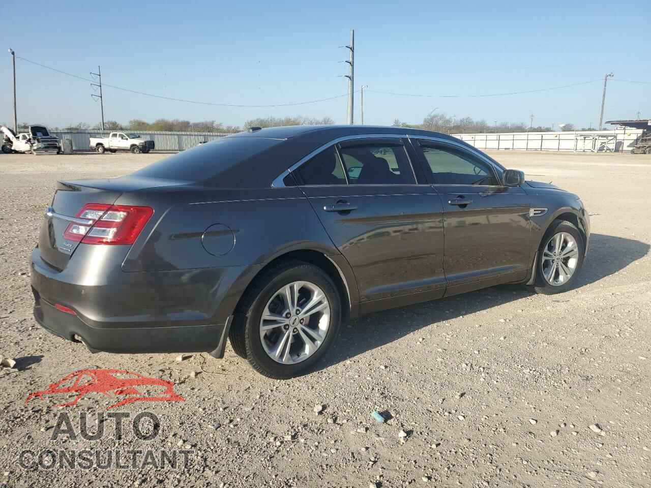FORD TAURUS 2018 - 1FAHP2E81JG119909