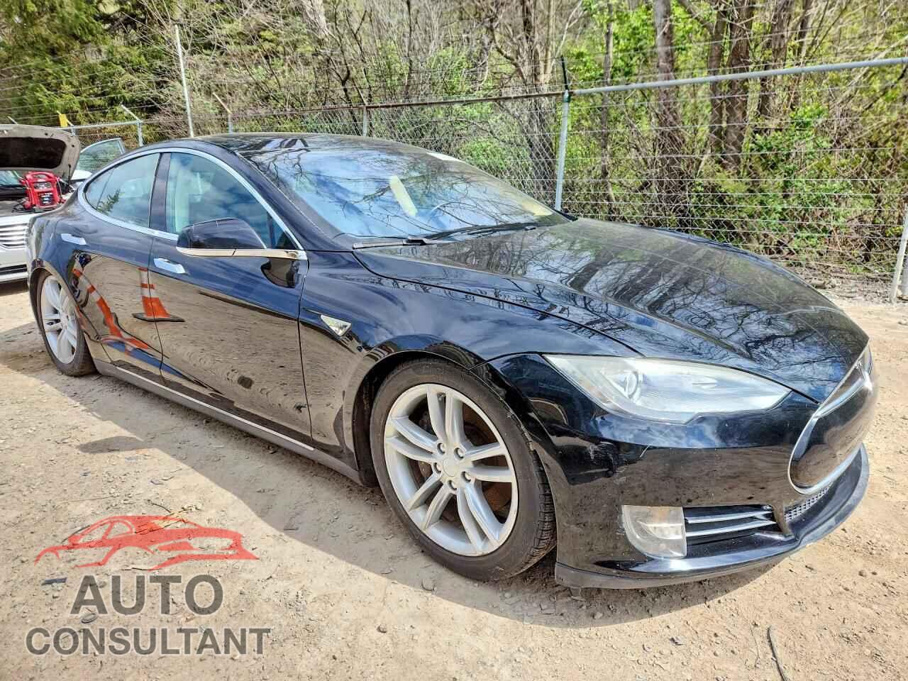 TESLA MODEL S 2013 - 5YJSA1DN0DFP07172