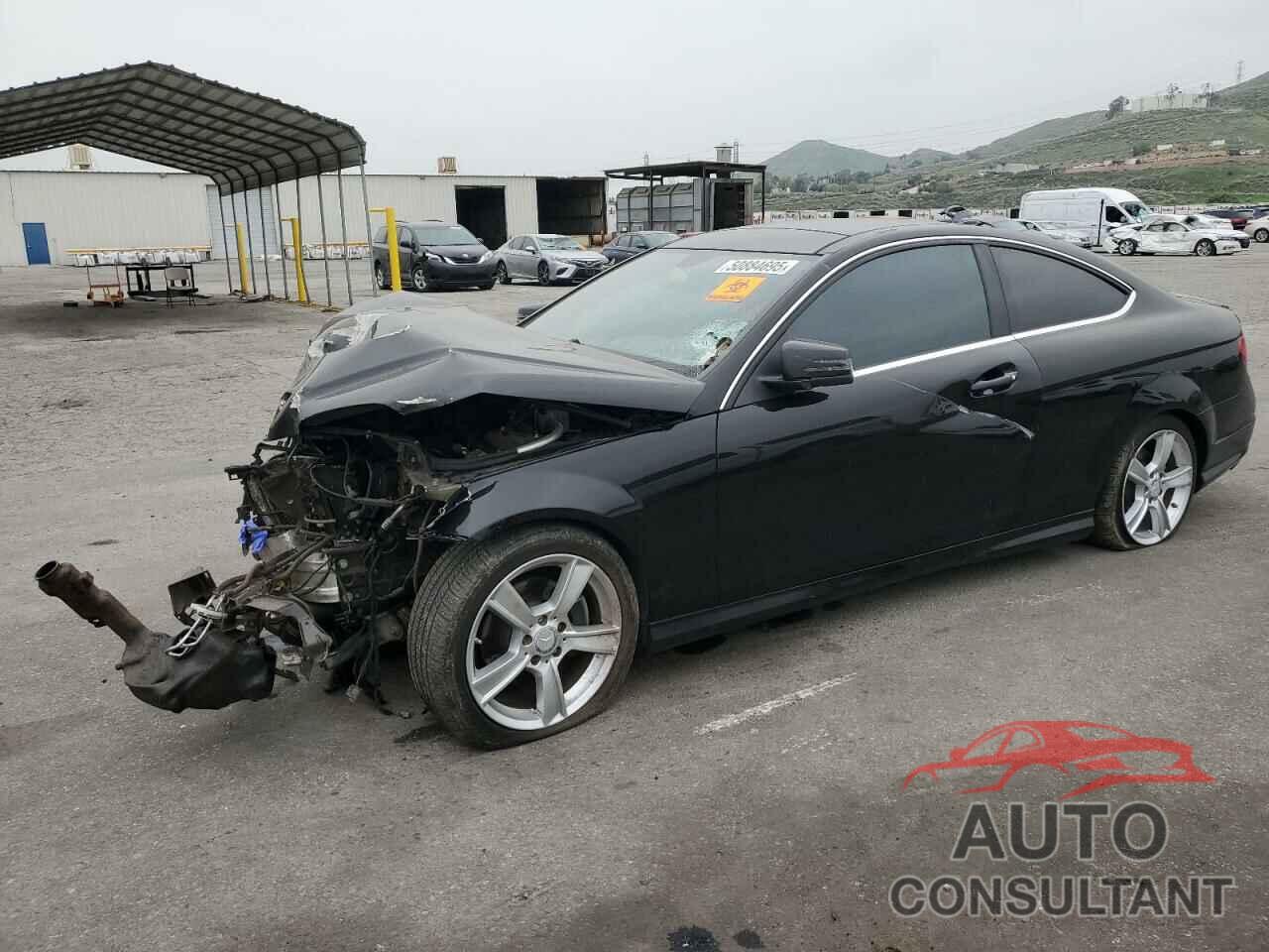 MERCEDES-BENZ C-CLASS 2013 - WDDGJ4HB1DG028076