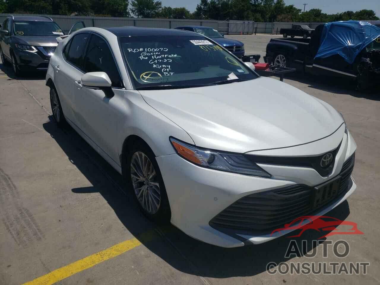 TOYOTA CAMRY 2018 - 4T1B11HK8JU013988