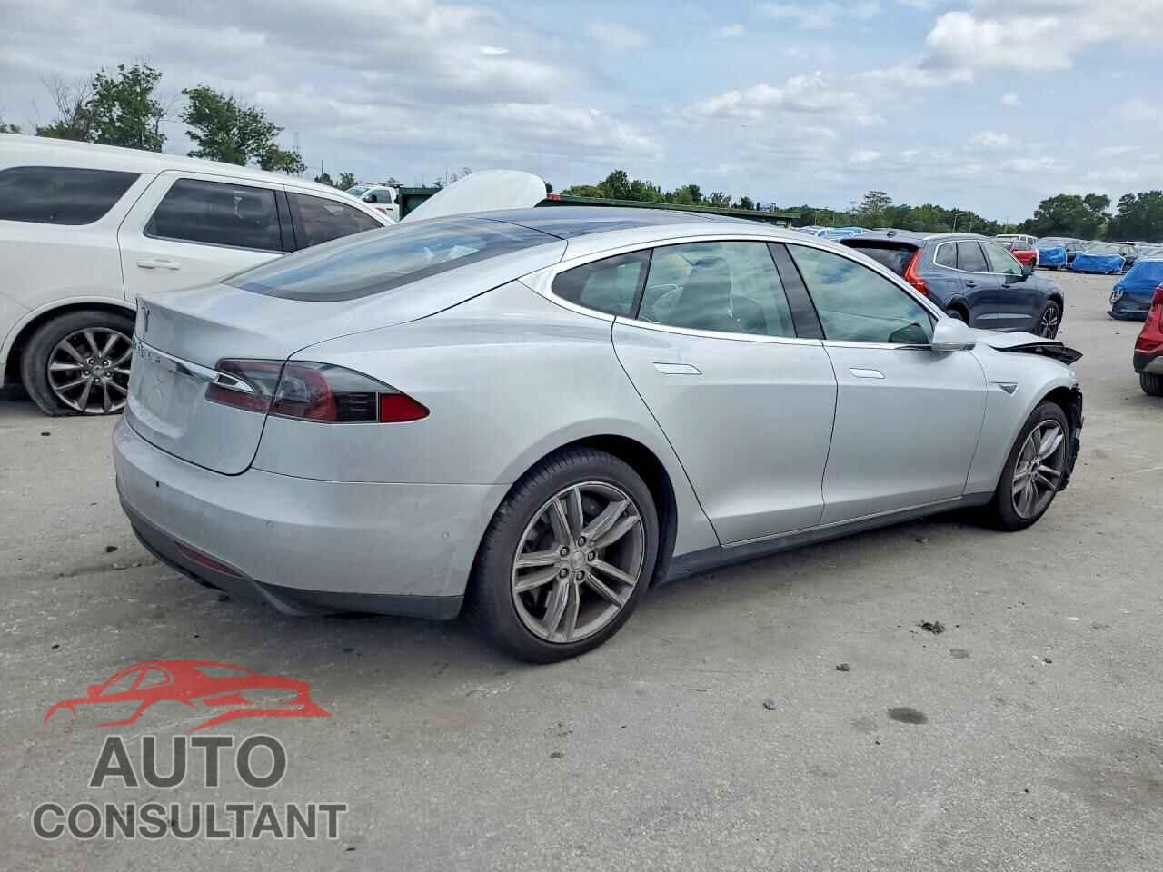 TESLA MODEL S 2015 - 5YJSA1E15FF114891