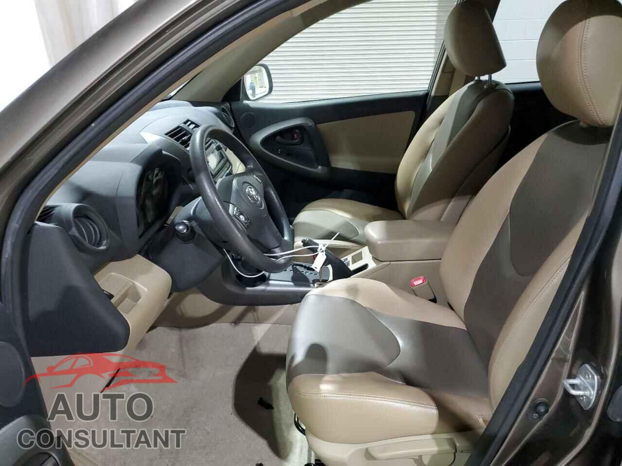 TOYOTA RAV4 2012 - JTMBF4DV6CD043551