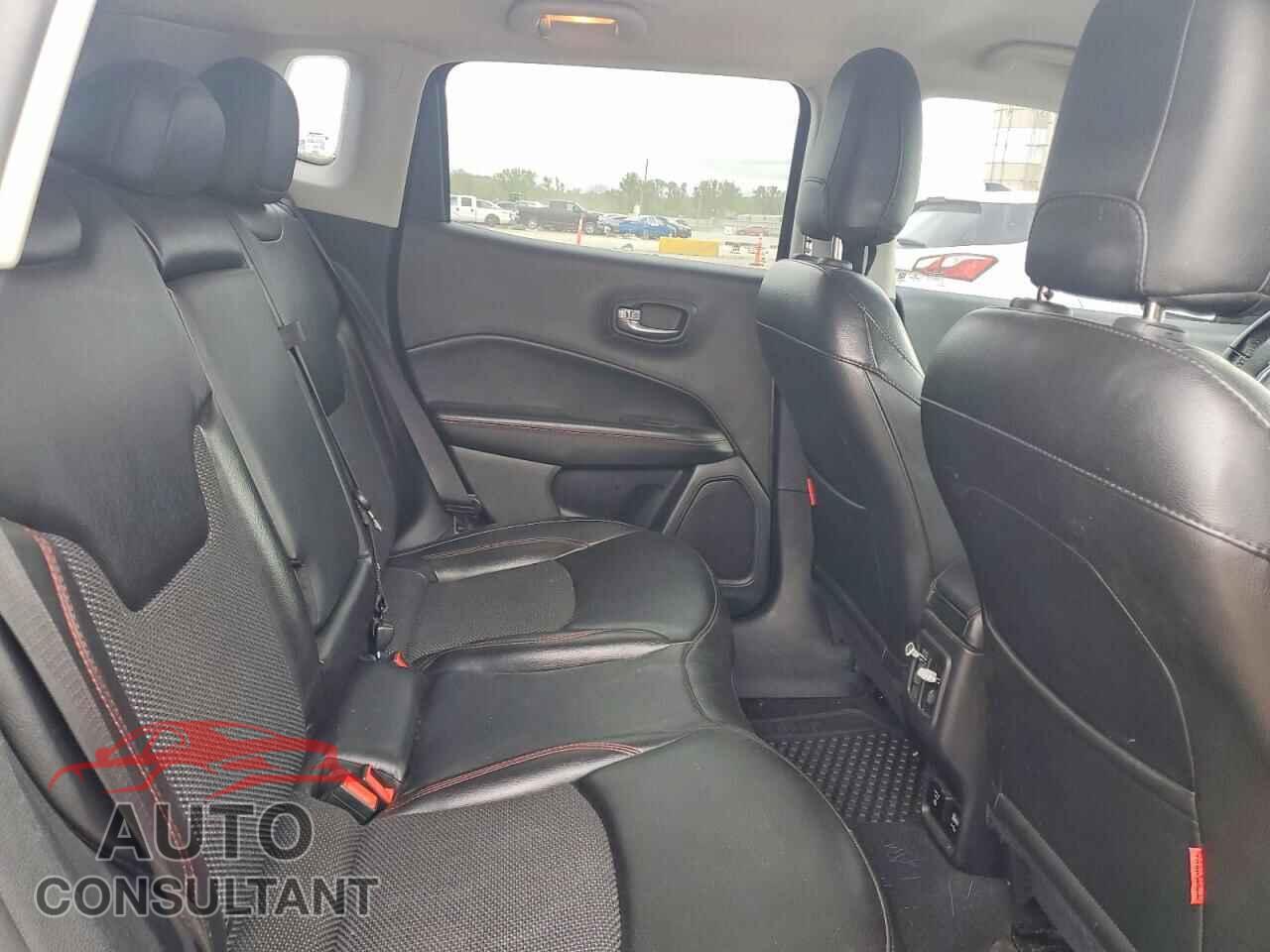JEEP COMPASS 2020 - 3C4NJDDB2LT207891