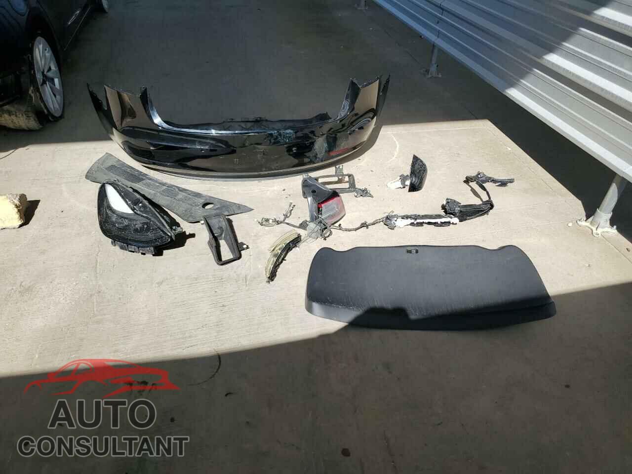 TESLA MODEL 3 2022 - 5YJ3E1EA4NF190108
