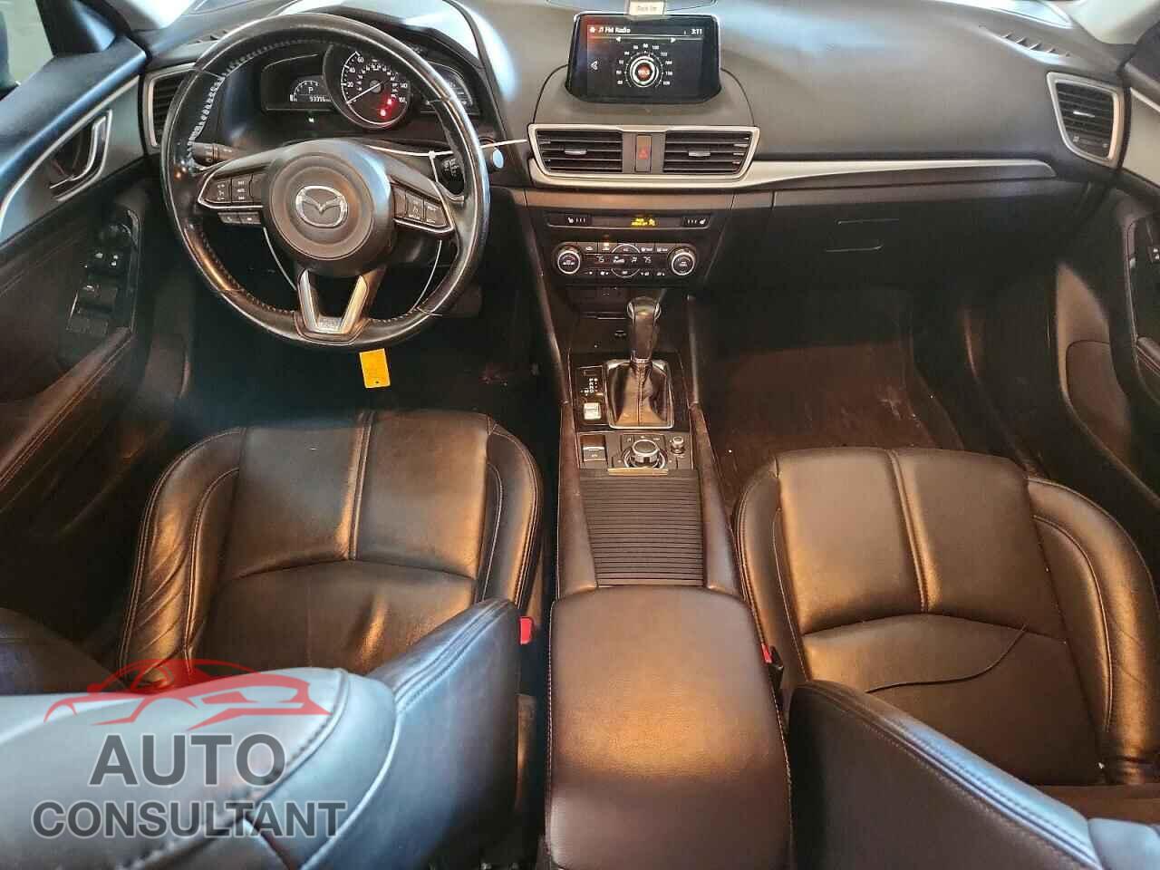 MAZDA 3 2018 - 3MZBN1L34JM166944