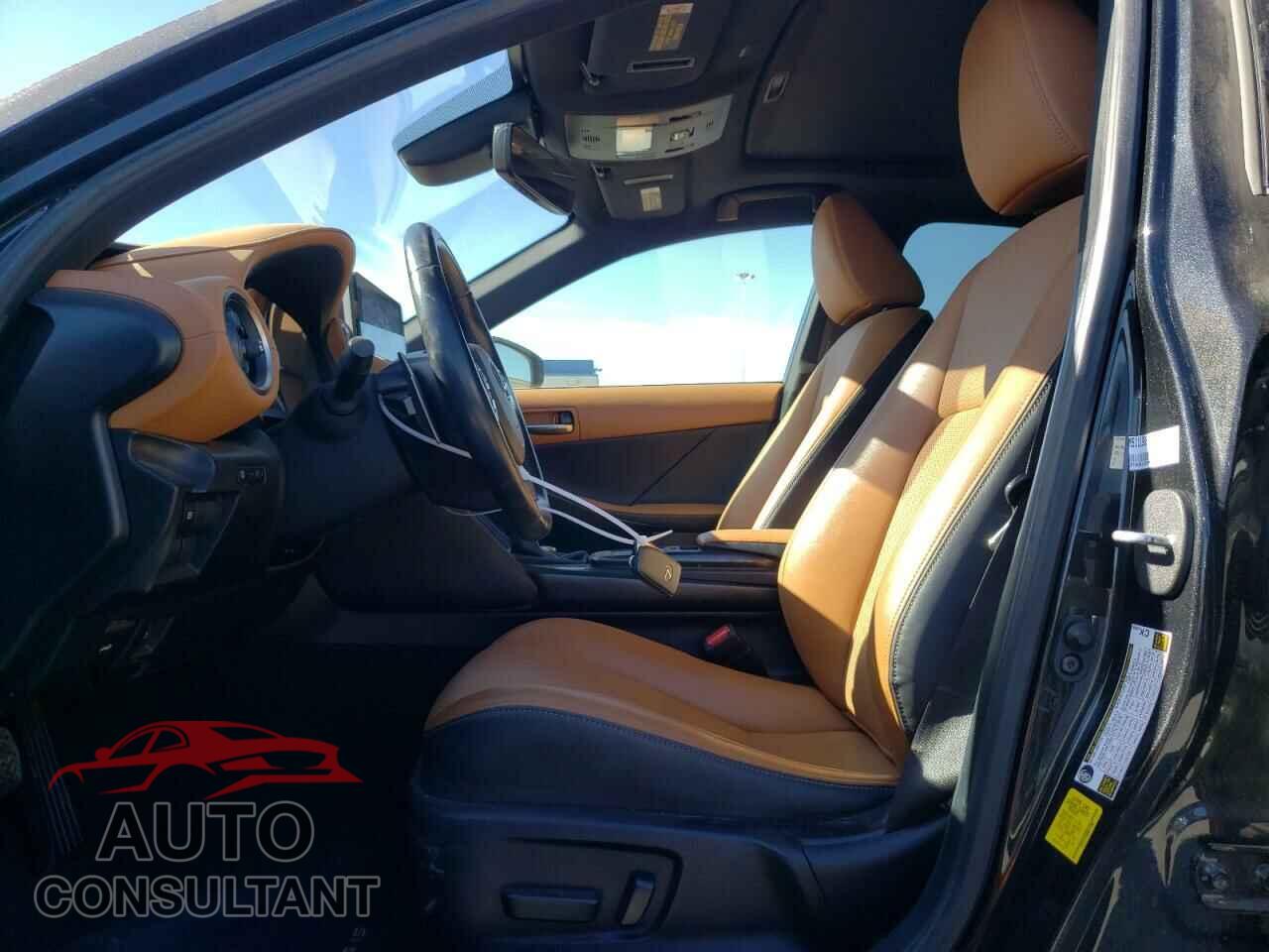 LEXUS IS 2021 - JTHCA1D29M5111908