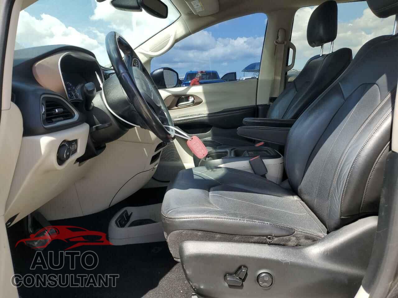 CHRYSLER PACIFICA 2019 - 2C4RC1BG4KR626710