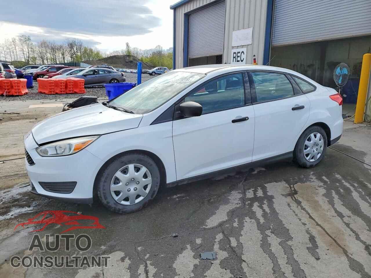 FORD FOCUS 2017 - 1FADP3E26HL234619