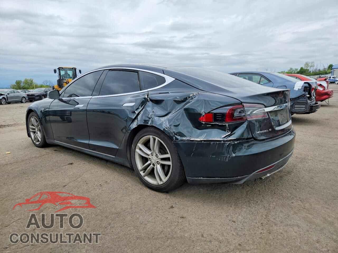 TESLA MODEL S 2013 - 5YJSA1DN5DFP06115