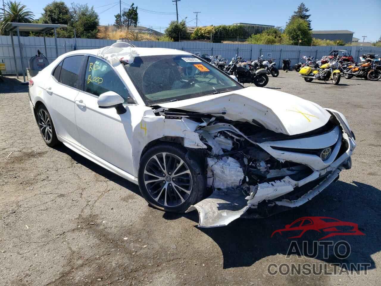 TOYOTA CAMRY 2018 - 4T1B11HK7JU578961