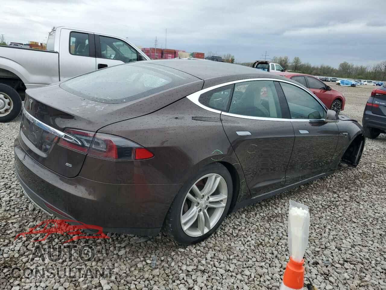 TESLA MODEL S 2014 - 5YJSA1H19EFP51003